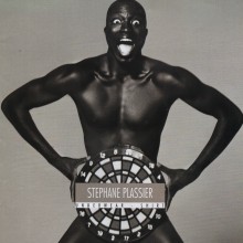 homme-afro-joyeux-publicité
